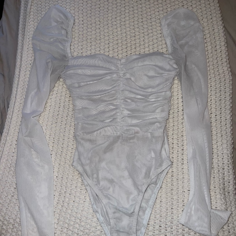 Princess Polly white longsleeve bodysuit size us 2